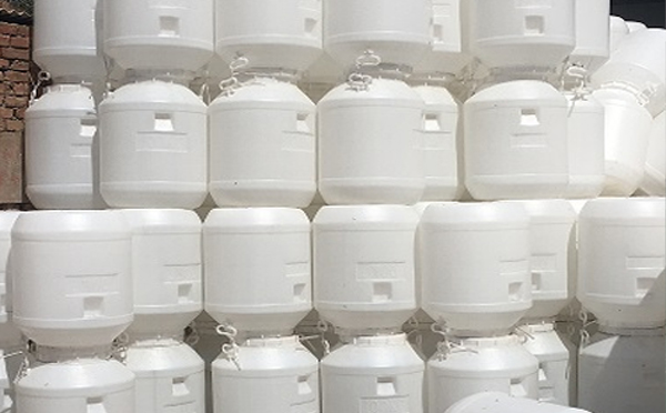 夏河塑料桶耐化学腐蚀性能选择指南