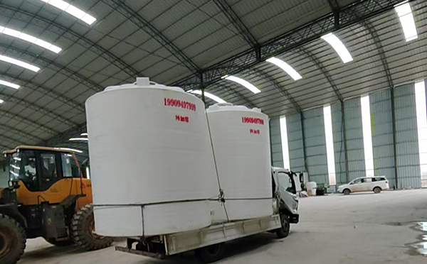 特加厚夏河塑料大桶装车运输交付实录 特加厚夏河塑料大桶装车运输交付实录